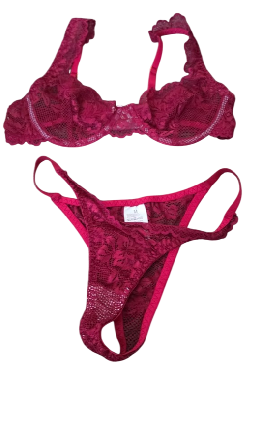 Lencería Rojo – Conjunto Sujetador y Calzón de Encaje